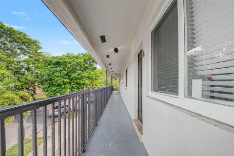 Commercial property in Miami, Florida 305.65 sq.m. № 2088071 - photo 21
