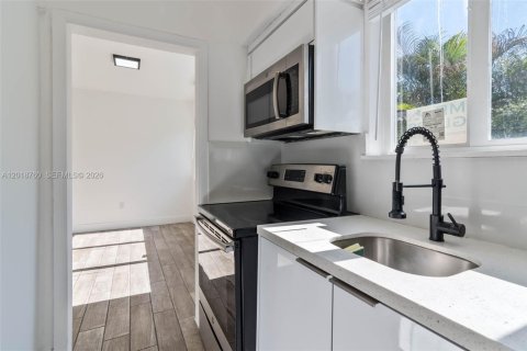 Commercial property in Miami, Florida 305.65 sq.m. № 2088071 - photo 29