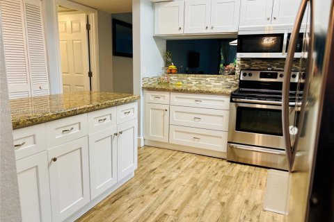 Condominio en venta en Tamarac, Florida, 2 dormitorios, 137.5 m2 № 1888314 - foto 14