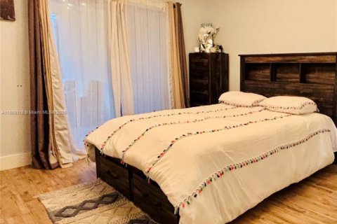Condominio en venta en Tamarac, Florida, 2 dormitorios, 137.5 m2 № 1888314 - foto 10