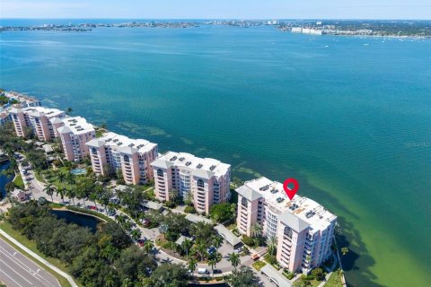 Copropriété à vendre à Saint Petersburg, Floride: 2 chambres, 170.29 m2 № 2409833 - photo 2