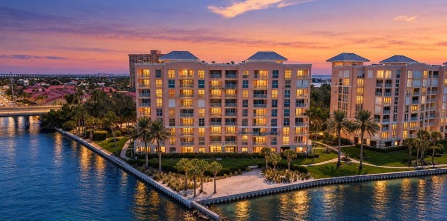 Condo à Saint Petersburg, Floride, 2 chambres  № 2409833