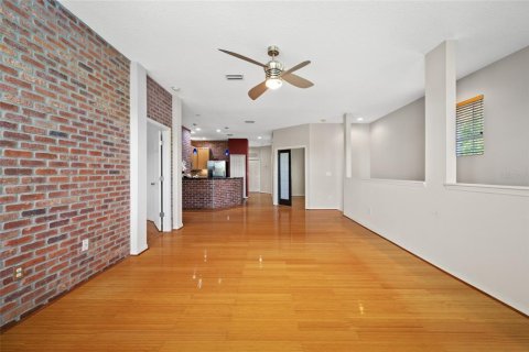 Condo in Tampa, Florida, 3 bedrooms  № 2221244 - photo 9