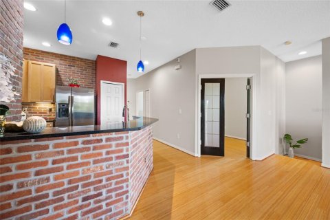 Condo in Tampa, Florida, 3 bedrooms  № 2221244 - photo 11
