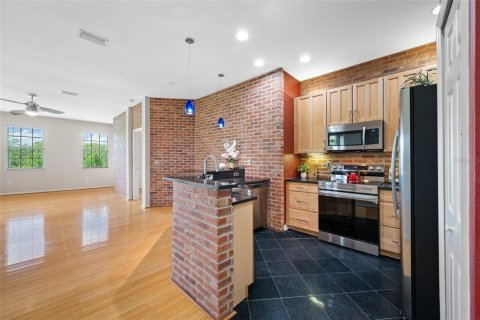 Condo in Tampa, Florida, 3 bedrooms  № 2221244 - photo 12