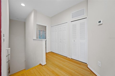 Condo in Tampa, Florida, 3 bedrooms  № 2221244 - photo 20