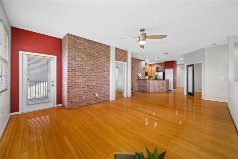Condo in Tampa, Florida, 3 bedrooms  № 2221244 - photo 8