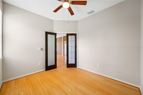 Condo in Tampa, Florida, 3 bedrooms  № 2221244 - photo 18