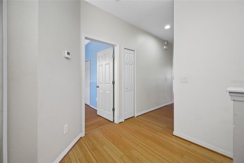 Condo in Tampa, Florida, 3 bedrooms  № 2221244 - photo 22