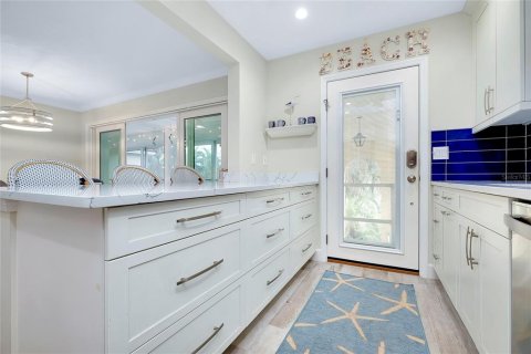 Купить кондоминиум в Сарасота, Флорида 5 комнат, 83.61м2, № 1914816 - фото 11