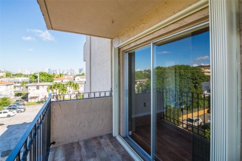 Copropriété à louer à Miami, Floride: 1 chambre, 49.05 m2 № 2026183 - photo 9