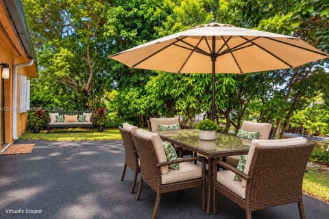 Villa ou maison à vendre à North Lauderdale, Floride: 4 chambres, 174.38 m2 № 2411973 - photo 19
