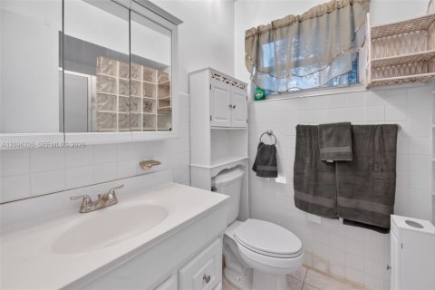 Villa ou maison à vendre à North Lauderdale, Floride: 4 chambres, 174.38 m2 № 2411973 - photo 14