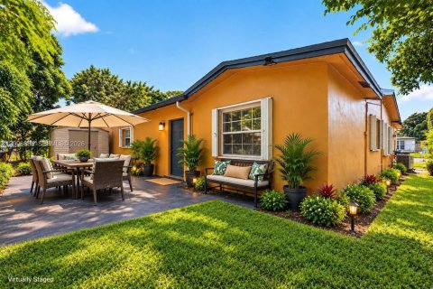 Villa ou maison à vendre à North Lauderdale, Floride: 4 chambres, 174.38 m2 № 2411973 - photo 20