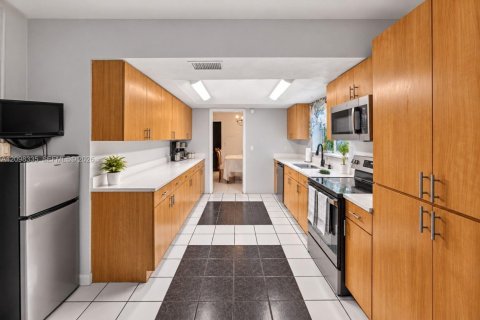 Villa ou maison à vendre à North Lauderdale, Floride: 4 chambres, 174.38 m2 № 2411973 - photo 10