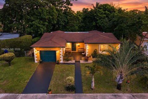 Villa ou maison à North Lauderdale, Floride 4 chambres, 174.38 m2 № 2411973