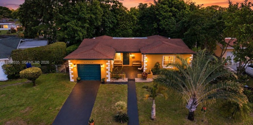 Villa ou maison à North Lauderdale, Floride 4 chambres, 174.38 m2 № 2411973