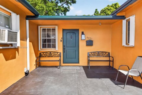 Villa ou maison à vendre à North Lauderdale, Floride: 4 chambres, 174.38 m2 № 2411973 - photo 3