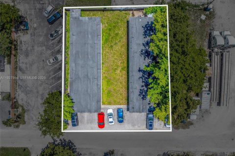 Commercial property in Fort Lauderdale, Florida 558.53 sq.m. № 1986739 - photo 3