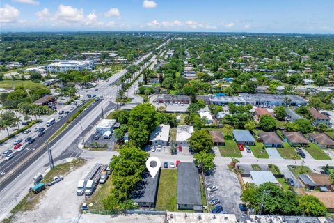 Commercial property in Fort Lauderdale, Florida 558.53 sq.m. № 1986739 - photo 9