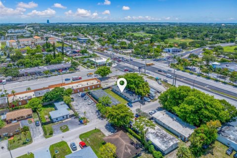 Commercial property in Fort Lauderdale, Florida 558.53 sq.m. № 1986739 - photo 6