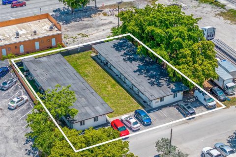 Commercial property in Fort Lauderdale, Florida 558.53 sq.m. № 1986739 - photo 12