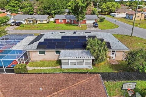 House in Winter Haven, Florida 2 bedrooms, 117.06 sq.m. № 2091779 - photo 7