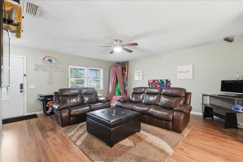 House in Winter Haven, Florida 2 bedrooms, 117.06 sq.m. № 2091779 - photo 14