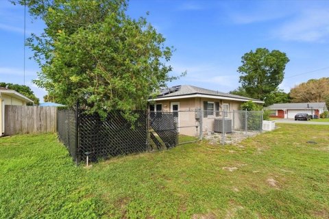 House in Winter Haven, Florida 2 bedrooms, 117.06 sq.m. № 2091779 - photo 8