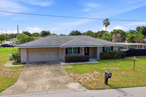 House in Winter Haven, Florida 2 bedrooms, 117.06 sq.m. № 2091779 - photo 3