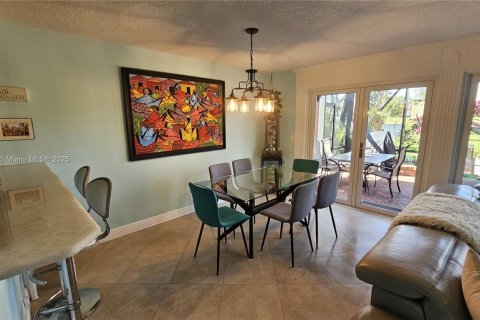 Casa en venta en Deerfield Beach, Florida, 3 dormitorios, 184.32 m2 № 1701083 - foto 18