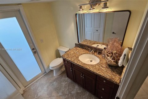 Casa en venta en Deerfield Beach, Florida, 3 dormitorios, 184.32 m2 № 1701083 - foto 27