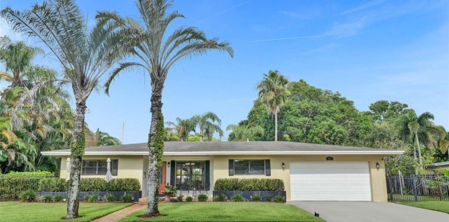 House in Plantation, Florida 3 bedrooms, 148.83 sq.m. № 1874984
