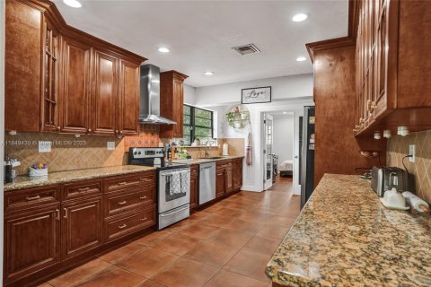 House in Plantation, Florida 3 bedrooms, 148.83 sq.m. № 1874984 - photo 20