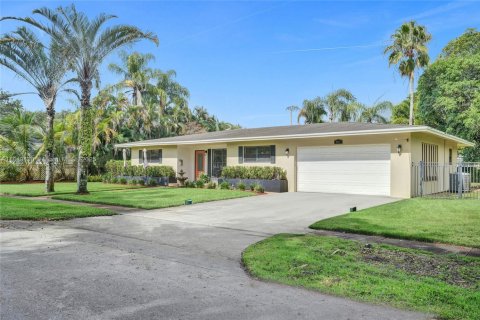House in Plantation, Florida 3 bedrooms, 148.83 sq.m. № 1874984 - photo 3