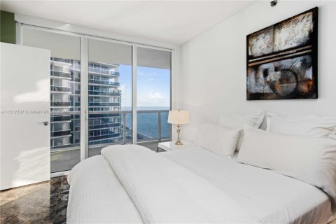 Condo in Hallandale Beach, Florida, 2 bedrooms  № 942295 - photo 13