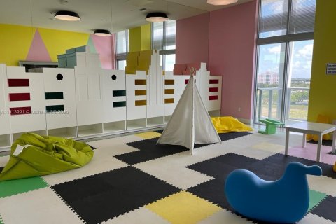 Condominio en alquiler en Sunrise, Florida, 1 dormitorio, 65.22 m2 № 1969025 - foto 12