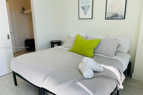 Condominio en alquiler en Sunrise, Florida, 1 dormitorio, 65.22 m2 № 1969025 - foto 13