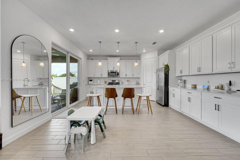 Villa ou maison à vendre à Loxahatchee Groves, Floride: 4 chambres, 220.46 m2 № 1966327 - photo 4