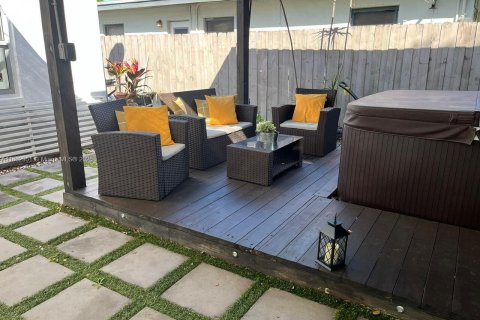 Casa en venta en North Miami Beach, Florida, 2 dormitorios, 78.22 m2 № 1890173 - foto 8