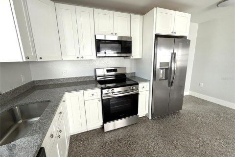 Apartamento en alquiler en Redington Shores, Florida, 1 dormitorio, 55.74 m2 № 1910365 - foto 5