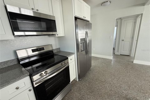 Apartamento en alquiler en Redington Shores, Florida, 1 dormitorio, 55.74 m2 № 1910365 - foto 6