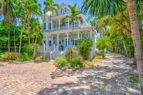 Casa en venta en Islamorada, Village of Islands, Florida, 4 dormitorios, 278.8 m2 № 2022376 - foto 6