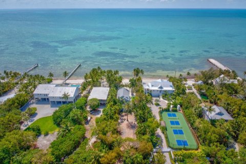 Casa en venta en Islamorada, Village of Islands, Florida, 4 dormitorios, 278.8 m2 № 2022376 - foto 24