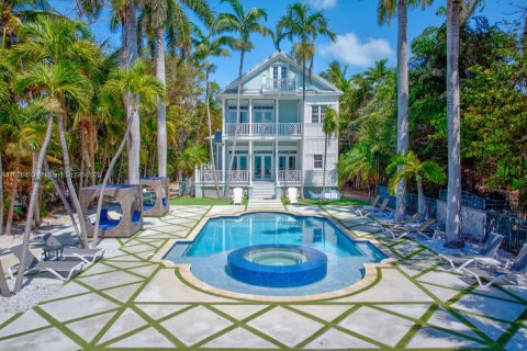 Villa ou maison à Islamorada, Village of Islands, Floride 4 chambres, 278.8 m2 № 2022376