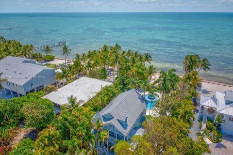 Casa en venta en Islamorada, Village of Islands, Florida, 4 dormitorios, 278.8 m2 № 2022376 - foto 25