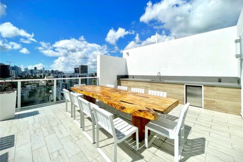 Condo in Miami, Florida, 1 bedroom  № 1883843 - photo 28