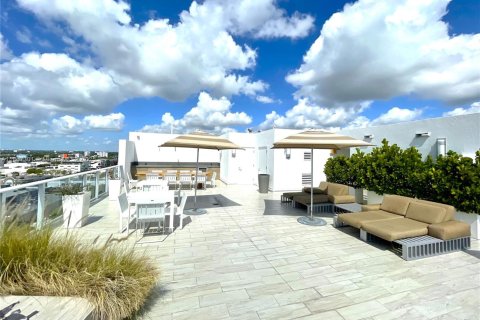 Condo in Miami, Florida, 1 bedroom  № 1883843 - photo 29