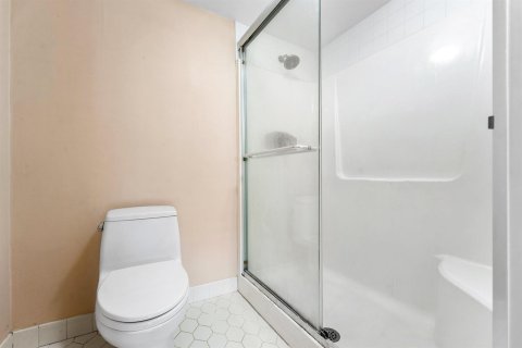 Condo in Delray Beach, Florida, 2 bedrooms  № 2251557 - photo 19