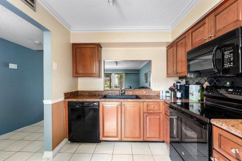 Condo in Delray Beach, Florida, 2 bedrooms  № 2251557 - photo 11